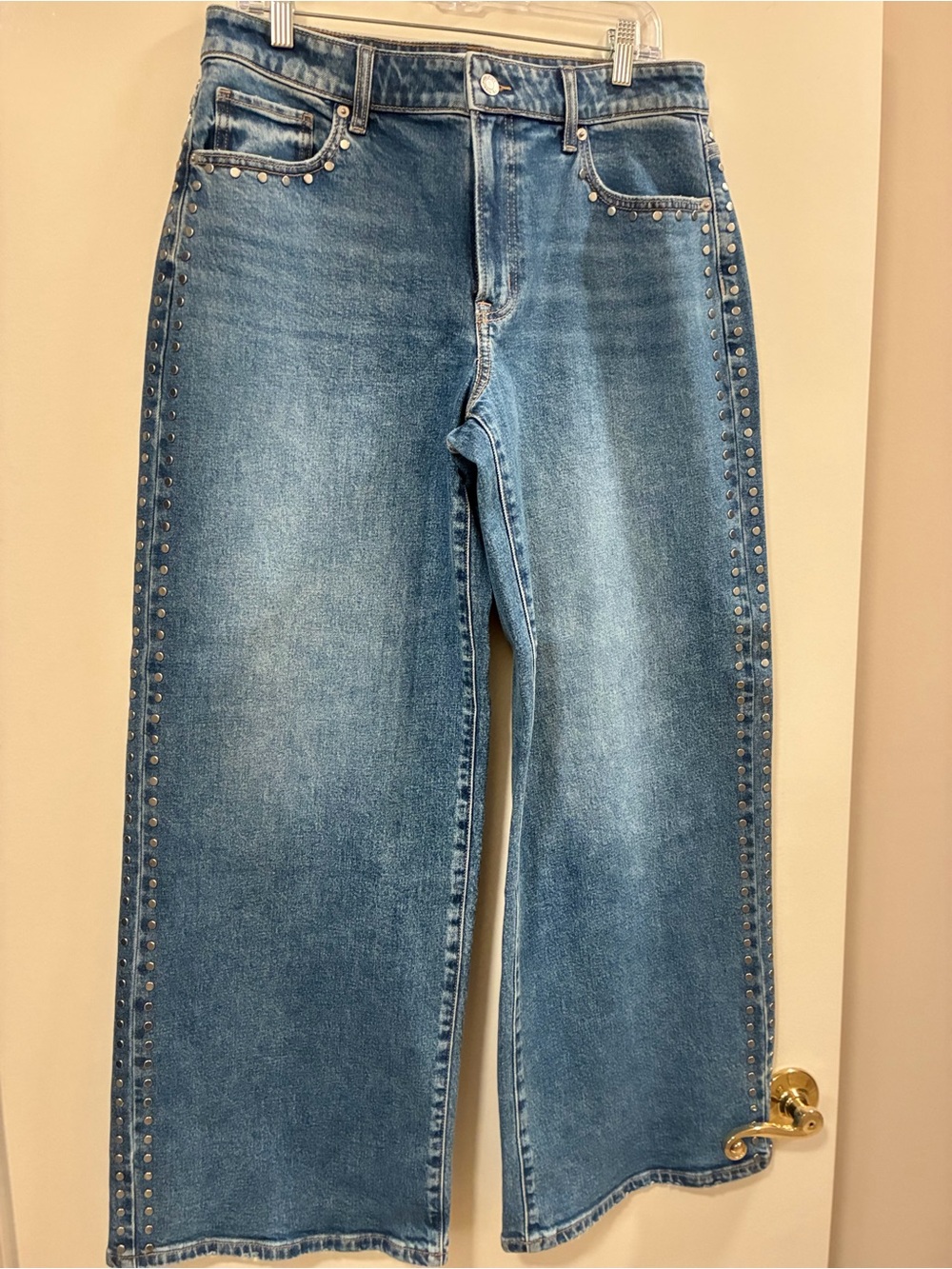 PINK Victoria's Secret NEW WITH TAGS Studded Wide-Leg Jeans Size 12.
